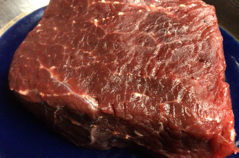 名古屋伏見で美味しいミンククジラの刺身が安い居酒屋伏見駅すぐ