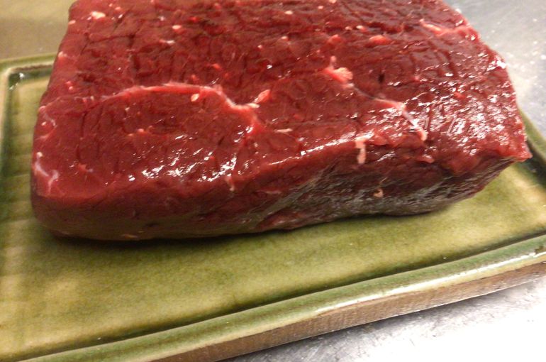 ミンククジラの刺身