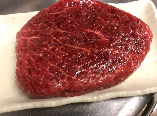 ミンククジラの刺身