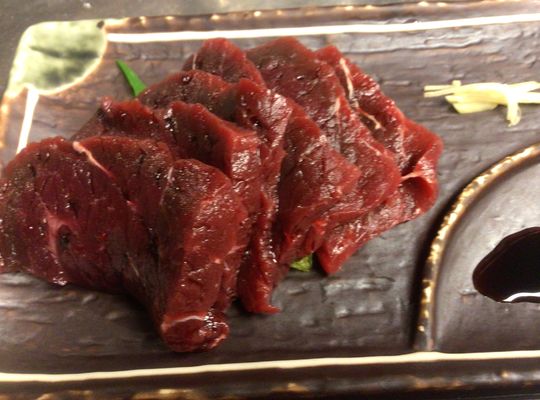 ミンククジラの刺身