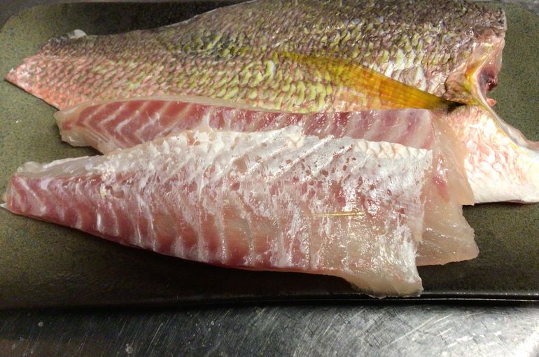 くろほしふえ鯛の刺身