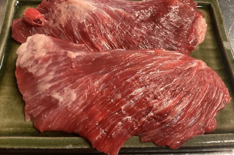 天然本まぐろのほほ肉